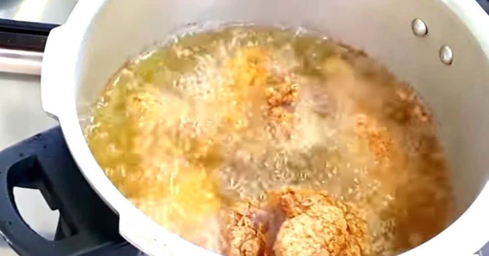 chicken frying by broasted cooking method